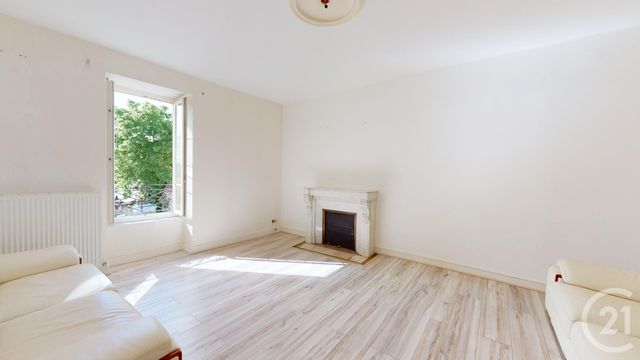 Appartement F3 à vendre - 3 pièces - 80.1 m2 - DOLE - 39 - FRANCHE-COMTE - Century 21 Cabinet Faivre Appartement F3 à vendre - 3 pièces - 80.1 m2 - DOLE - 39 - FRANCHE-COMTE - Century 21 Cabinet Faivre