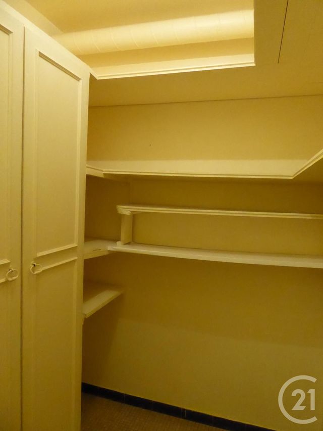 Afficher la photo en grand Appartement F3 à louer - 3 pièces - 66.04 m2 - DOLE - 39 - FRANCHE-COMTE - Century 21 Cabinet Faivre