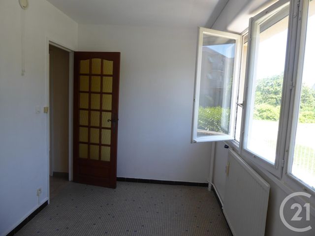Afficher la photo en grand Appartement F3 à louer - 3 pièces - 66.04 m2 - DOLE - 39 - FRANCHE-COMTE - Century 21 Cabinet Faivre