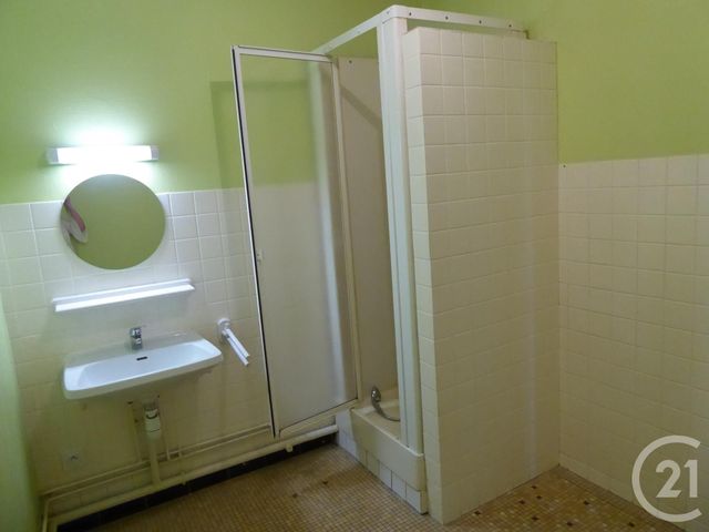 Afficher la photo en grand Appartement F3 à louer - 3 pièces - 66.04 m2 - DOLE - 39 - FRANCHE-COMTE - Century 21 Cabinet Faivre