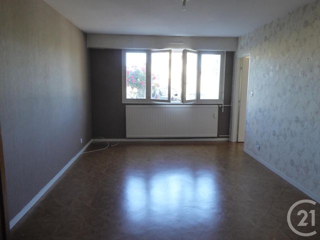 Afficher la photo en grand Appartement F3 à louer - 3 pièces - 66.04 m2 - DOLE - 39 - FRANCHE-COMTE - Century 21 Cabinet Faivre
