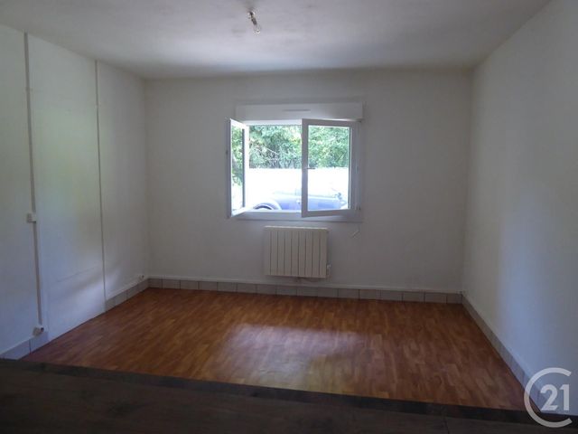 Afficher la photo en grand Appartement F3 à louer - 3 pièces - 82.7 m2 - MONT SOUS VAUDREY - 39 - FRANCHE-COMTE - Century 21 Cabinet Faivre