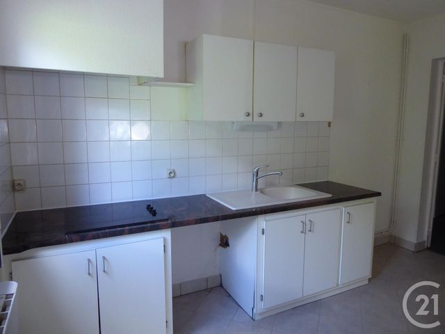 Afficher la photo en grand Appartement F3 à louer - 3 pièces - 82.7 m2 - MONT SOUS VAUDREY - 39 - FRANCHE-COMTE - Century 21 Cabinet Faivre