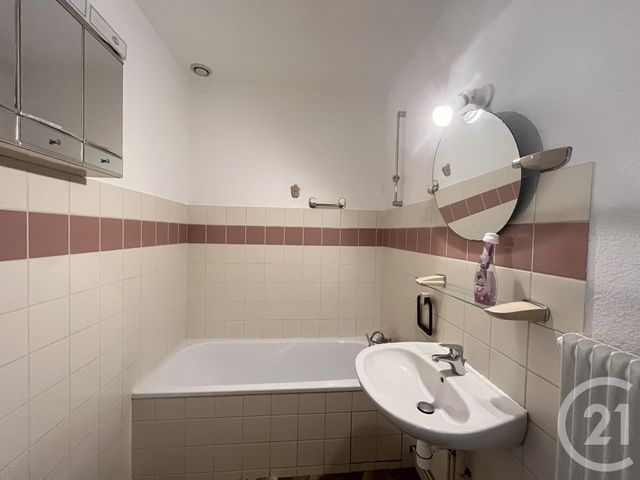 Appartement Duplex à louer - 3 pièces - 63.0 m2 - DOLE - 39 - FRANCHE-COMTE - Century 21 Avenir Immobilier