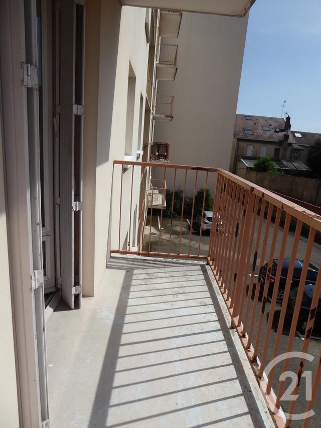 Afficher la photo en grand Appartement F3 à louer - 3 pièces - 56.29 m2 - DOLE - 39 - FRANCHE-COMTE - Century 21 Avenir Immobilier