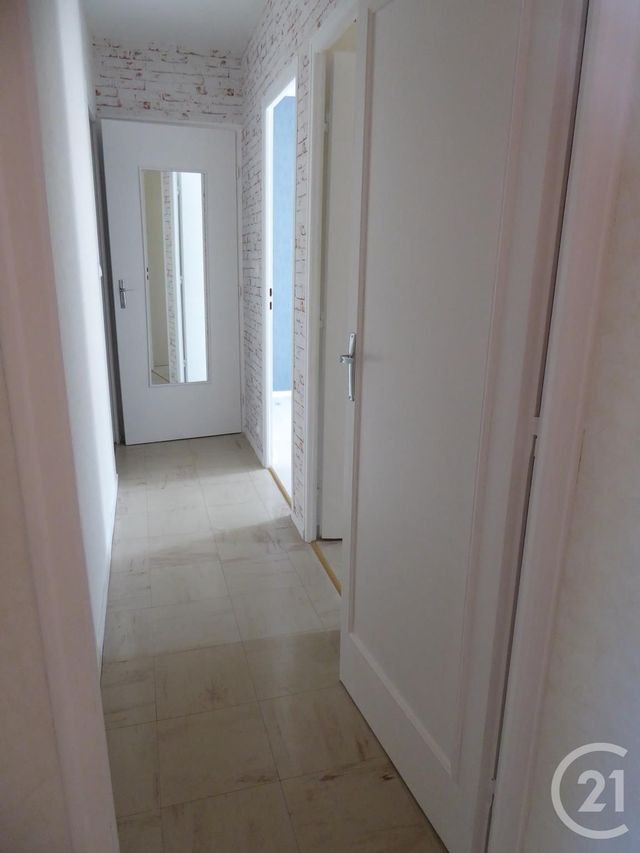 Afficher la photo en grand Appartement F3 à louer - 3 pièces - 56.29 m2 - DOLE - 39 - FRANCHE-COMTE - Century 21 Avenir Immobilier