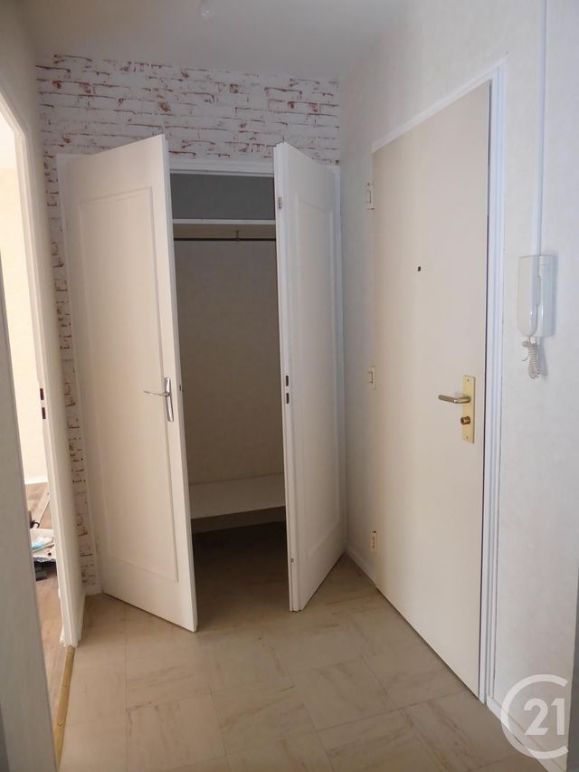 Afficher la photo en grand Appartement F3 à louer - 3 pièces - 56.29 m2 - DOLE - 39 - FRANCHE-COMTE - Century 21 Avenir Immobilier