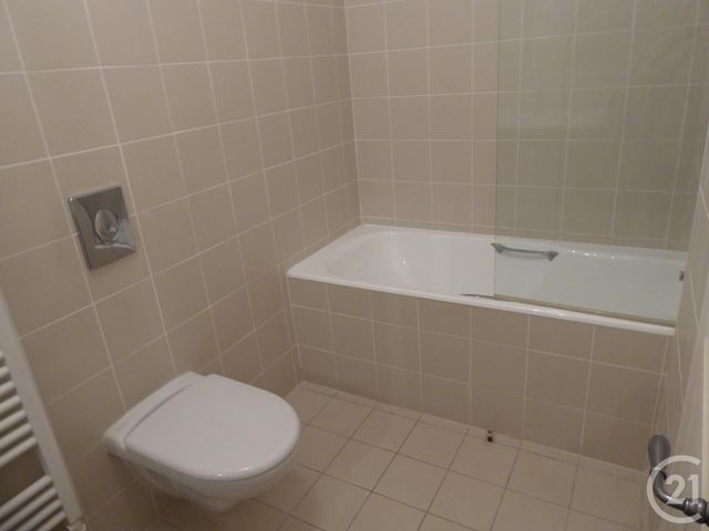 Appartement F4 à louer - 4 pièces - 104.1 m2 - DOLE - 39 - FRANCHE-COMTE - Century 21 Avenir Immobilier