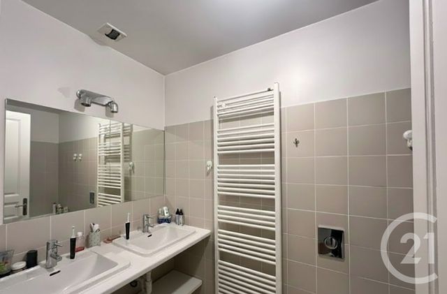 Appartement F4 à louer - 4 pièces - 104.1 m2 - DOLE - 39 - FRANCHE-COMTE - Century 21 Avenir Immobilier