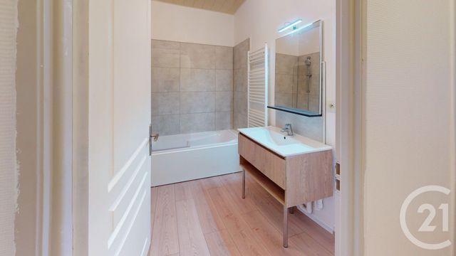 Appartement à louer - 2 pièces - 35.45 m2 - DOLE - 39 - FRANCHE-COMTE - Century 21 Avenir Immobilier