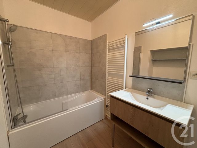 Appartement à louer - 2 pièces - 35.45 m2 - DOLE - 39 - FRANCHE-COMTE - Century 21 Avenir Immobilier