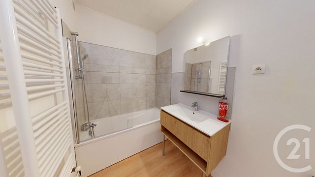 Appartement à louer - 3 pièces - 60.78 m2 - DOLE - 39 - FRANCHE-COMTE - Century 21 Avenir Immobilier