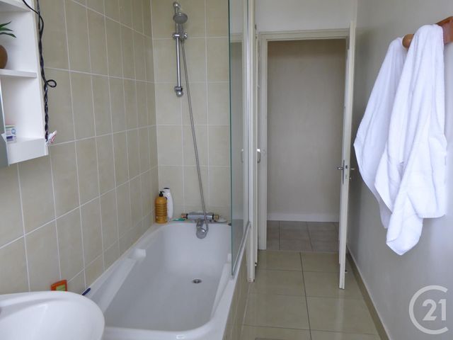 Appartement F3 à louer - 3 pièces - 64.32 m2 - DOLE - 39 - FRANCHE-COMTE - Century 21 Avenir Immobilier