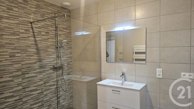 maison à louer - 5 pièces - 89.17 m2 - DOLE - 39 - FRANCHE-COMTE - Century 21 Avenir Immobilier