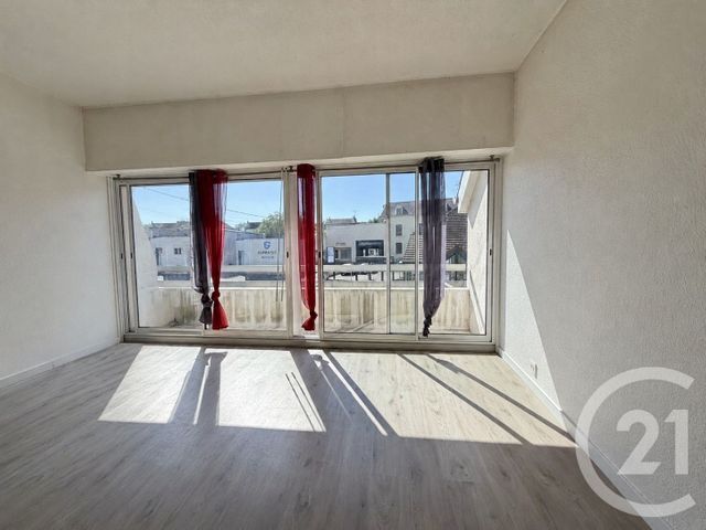 Appartement F2 à louer - 2 pièces - 39.45 m2 - DOLE - 39 - FRANCHE-COMTE - Century 21 Avenir Immobilier
