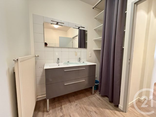Appartement à louer - 3 pièces - 86.17 m2 - DOLE - 39 - FRANCHE-COMTE - Century 21 Avenir Immobilier
