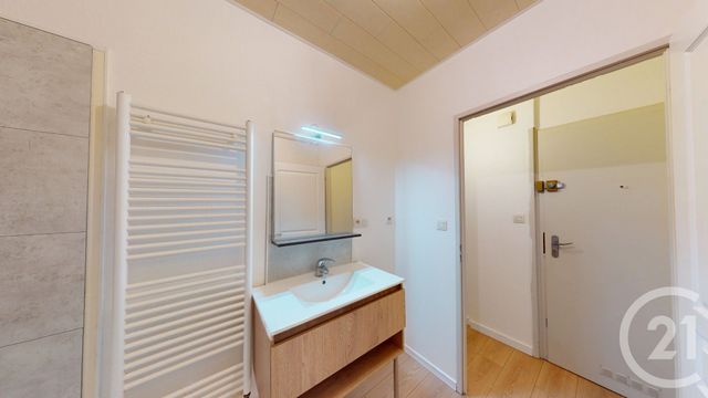 Appartement à louer - 2 pièces - 35.45 m2 - DOLE - 39 - FRANCHE-COMTE - Century 21 Avenir Immobilier
