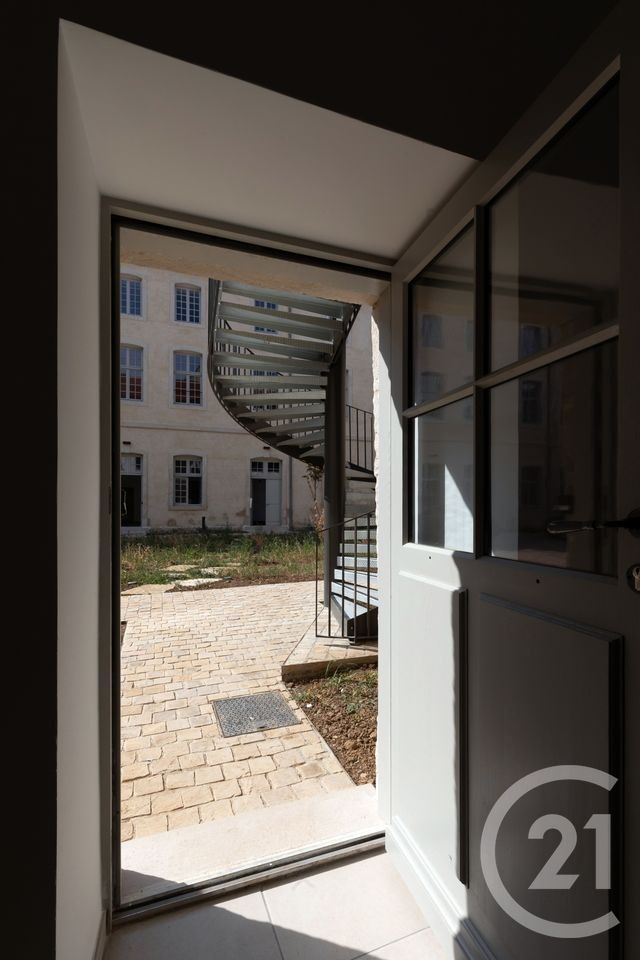 Appartement F2 à louer - 2 pièces - 44.23 m2 - DOLE - 39 - FRANCHE-COMTE - Century 21 Avenir Immobilier