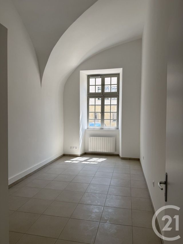 Appartement à louer - 2 pièces - 60.27 m2 - DOLE - 39 - FRANCHE-COMTE - Century 21 Avenir Immobilier