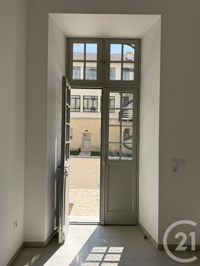 Appartement à louer - 2 pièces - 60.27 m2 - DOLE - 39 - FRANCHE-COMTE - Century 21 Avenir Immobilier