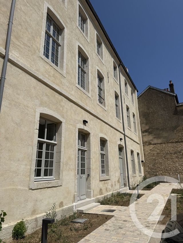 Appartement à louer - 2 pièces - 60.27 m2 - DOLE - 39 - FRANCHE-COMTE - Century 21 Avenir Immobilier