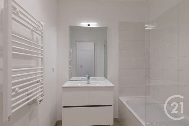 Appartement F2 à louer - 2 pièces - 61.43 m2 - DOLE - 39 - FRANCHE-COMTE - Century 21 Avenir Immobilier