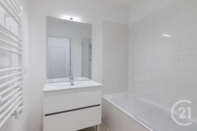 Appartement F2 à louer - 2 pièces - 61.43 m2 - DOLE - 39 - FRANCHE-COMTE - Century 21 Avenir Immobilier