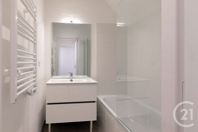 Appartement F2 à louer - 2 pièces - 42.47 m2 - DOLE - 39 - FRANCHE-COMTE - Century 21 Avenir Immobilier
