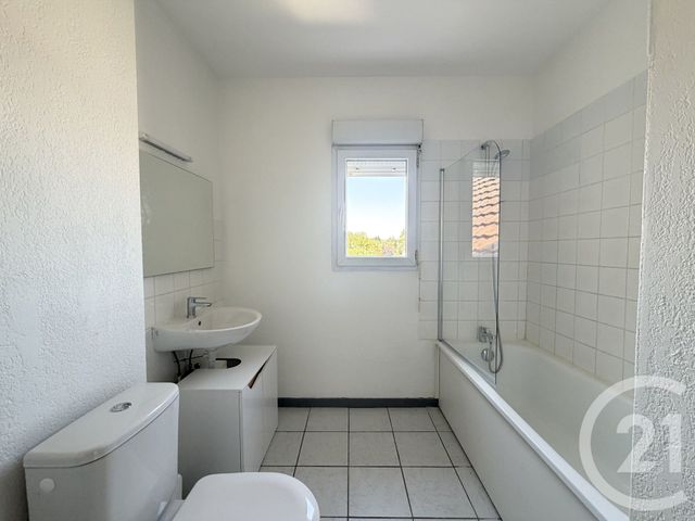Appartement à louer - 3 pièces - 44.0 m2 - DOLE - 39 - FRANCHE-COMTE - Century 21 Avenir Immobilier