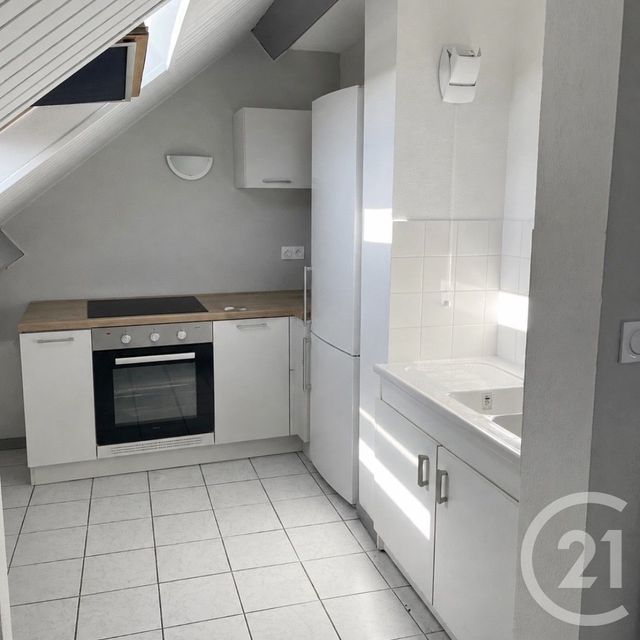 Appartement à louer - 3 pièces - 44.0 m2 - DOLE - 39 - FRANCHE-COMTE - Century 21 Avenir Immobilier