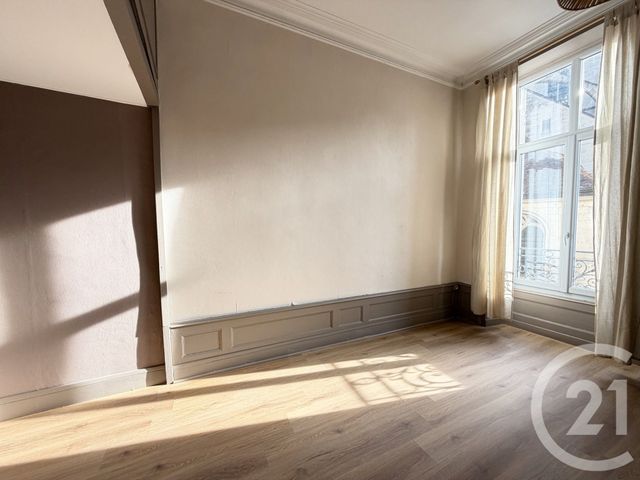 Appartement F1 à louer - 1 pièce - 26.74 m2 - DOLE - 39 - FRANCHE-COMTE - Century 21 Avenir Immobilier